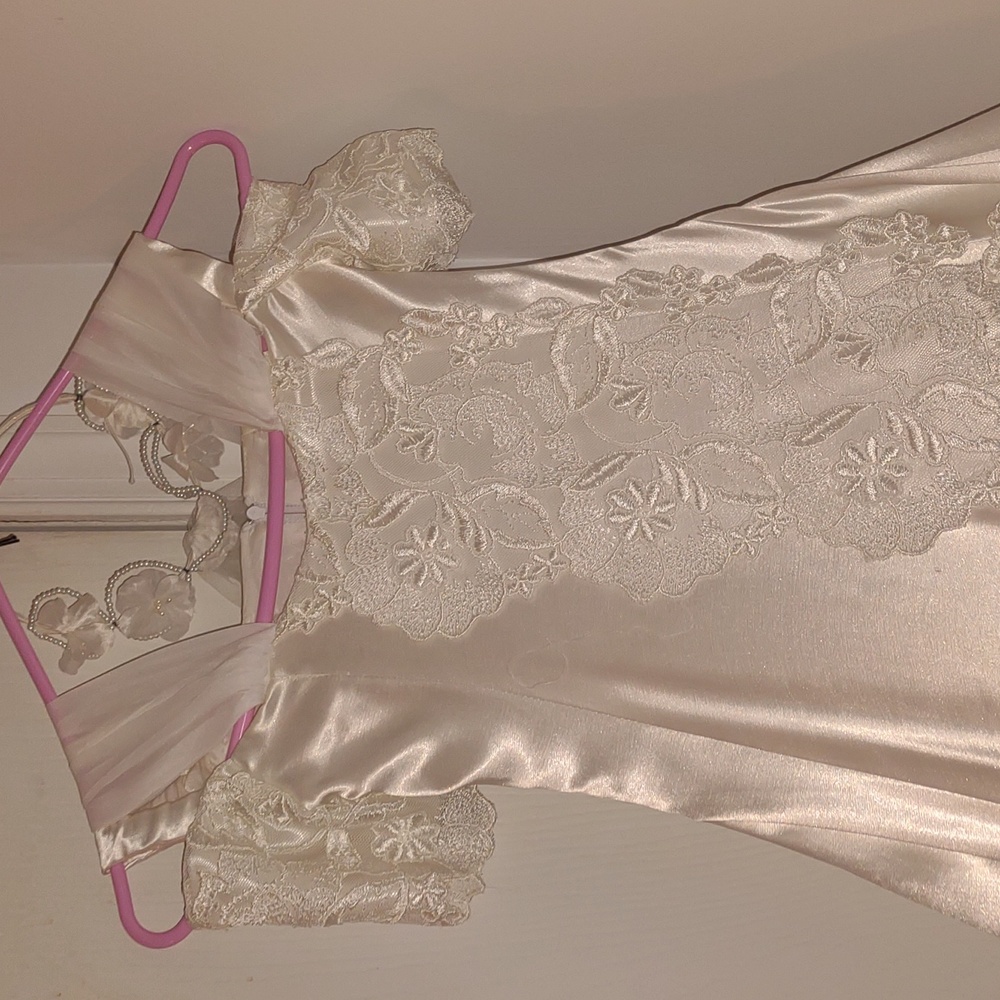 Youth girl white fancy dress